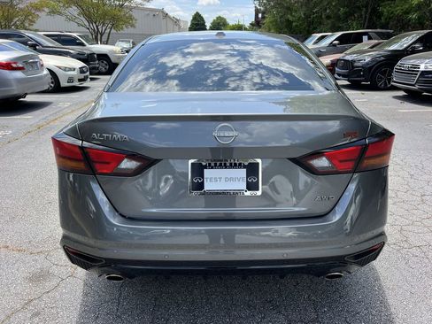 Used 2024 Nissan Altima 2.5 SR w/ SR Premium Package AWD/4WD image 4