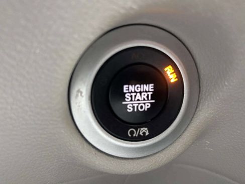 Used 2019 Chrysler Pacifica Touring-L Plus w/ Advanced Safetytec Group image 39