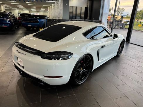 Used 2018 Porsche 718 Cayman GTS image 4
