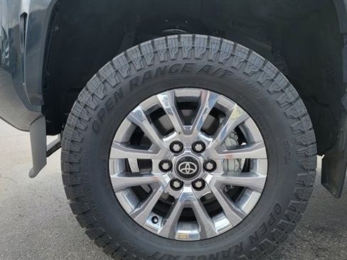 Used 2024 Toyota Tacoma Limited AWD/4WD image 18