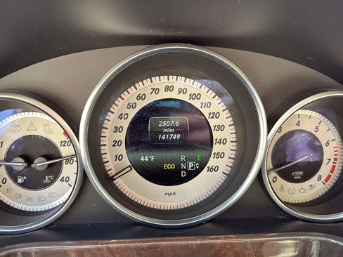 Used 2014 Mercedes-Benz E 350 4MATIC Sedan image 33