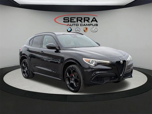 Used 2023 Alfa Romeo Stelvio Veloce image 11