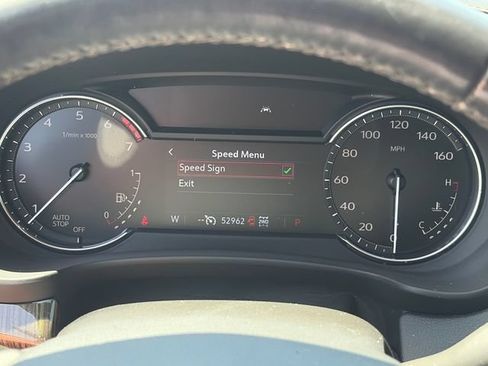 Used 2021 Cadillac XT4 Premium Luxury AWD/4WD image 23