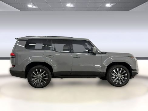 Certified 2024 Lexus GX 550 w/ Accessory Package (Z1) image 8