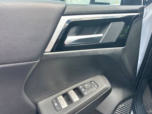 Used 2025 Mitsubishi Outlander SE AWD/4WD image 20