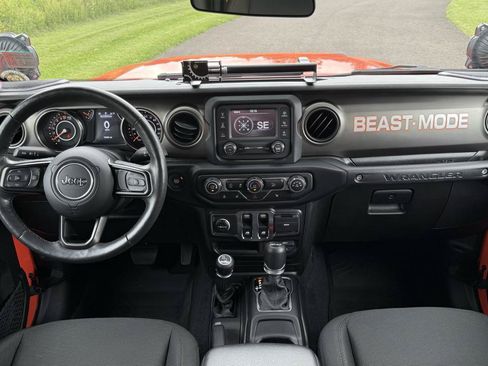 Used 2019 Jeep Wrangler Sport AWD/4WD image 36