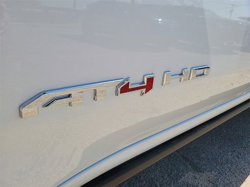 New 2026 GMC Sierra 2500 AT4 w/ AT4 Premium Plus Package image 9