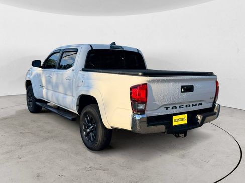 Used 2022 Toyota Tacoma SR5 RWD image 7