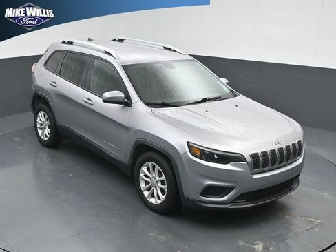 Used 2020 Jeep Cherokee Latitude FWD image 9