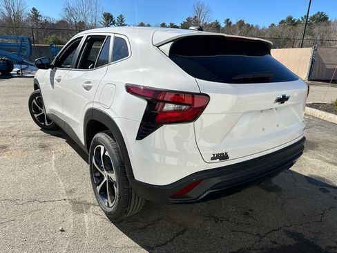 New 2026 Chevrolet Trax RS w/ Sunroof Package image 8