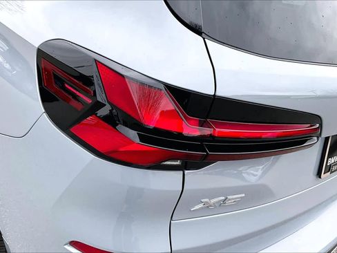 Used 2026 BMW X5 xDrive40i w/ Executive Package image 14