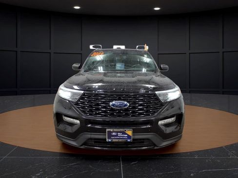 Certified 2023 Ford Explorer ST-Line AWD/4WD image 2