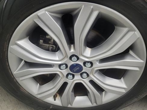 Used 2019 Ford Edge Titanium w/ Cargo Accessory Package FWD image 31