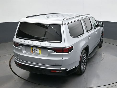 Used 2022 Jeep Wagoneer Series III image 18