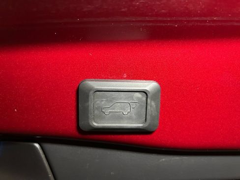 Used 2021 Toyota RAV4 XLE Premium AWD/4WD image 22