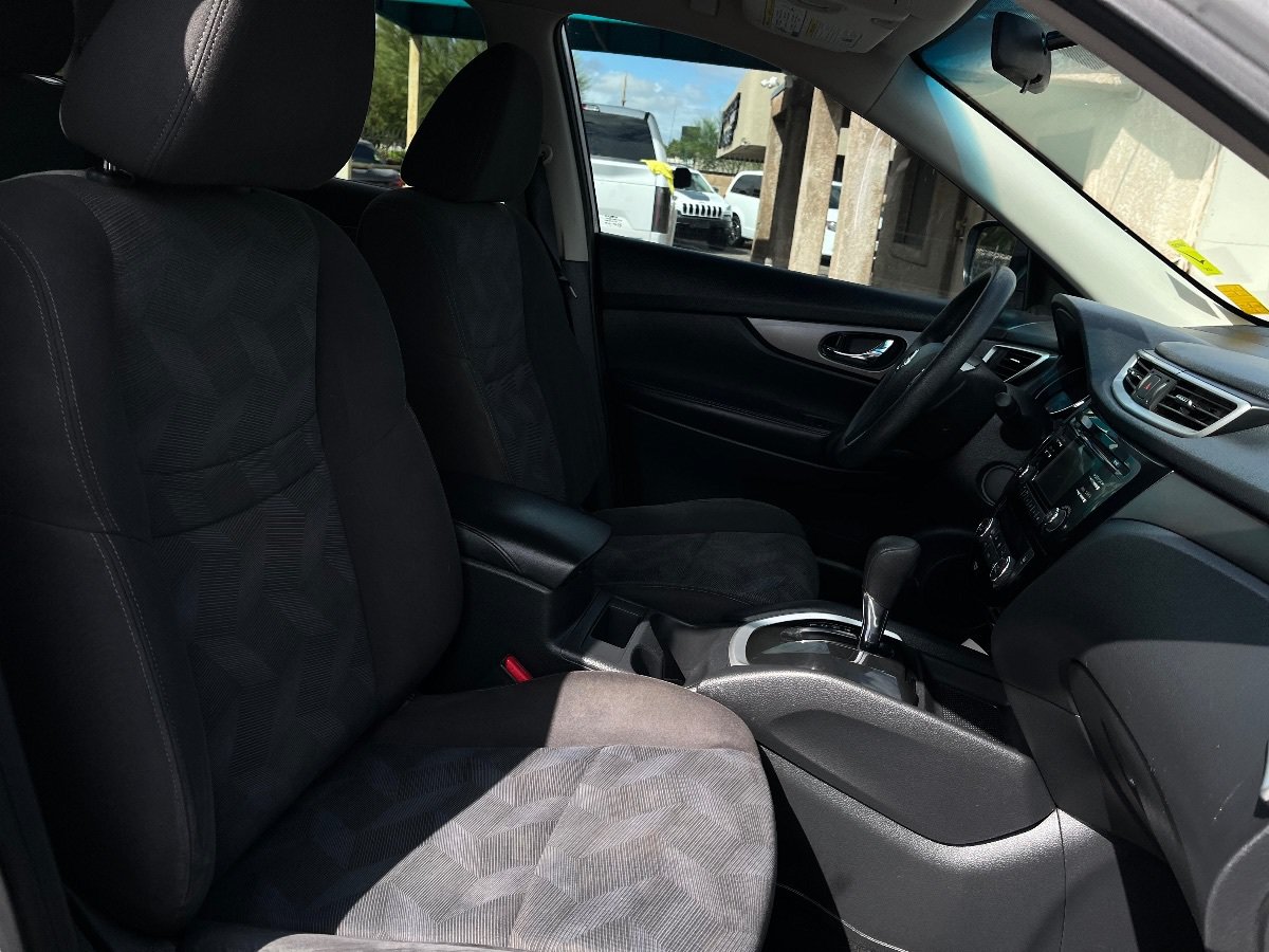 Used 2016 Nissan Rogue SV FWD image 35