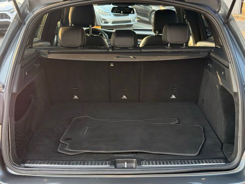 Used 2018 Mercedes-Benz GLC 300 4MATIC image 11