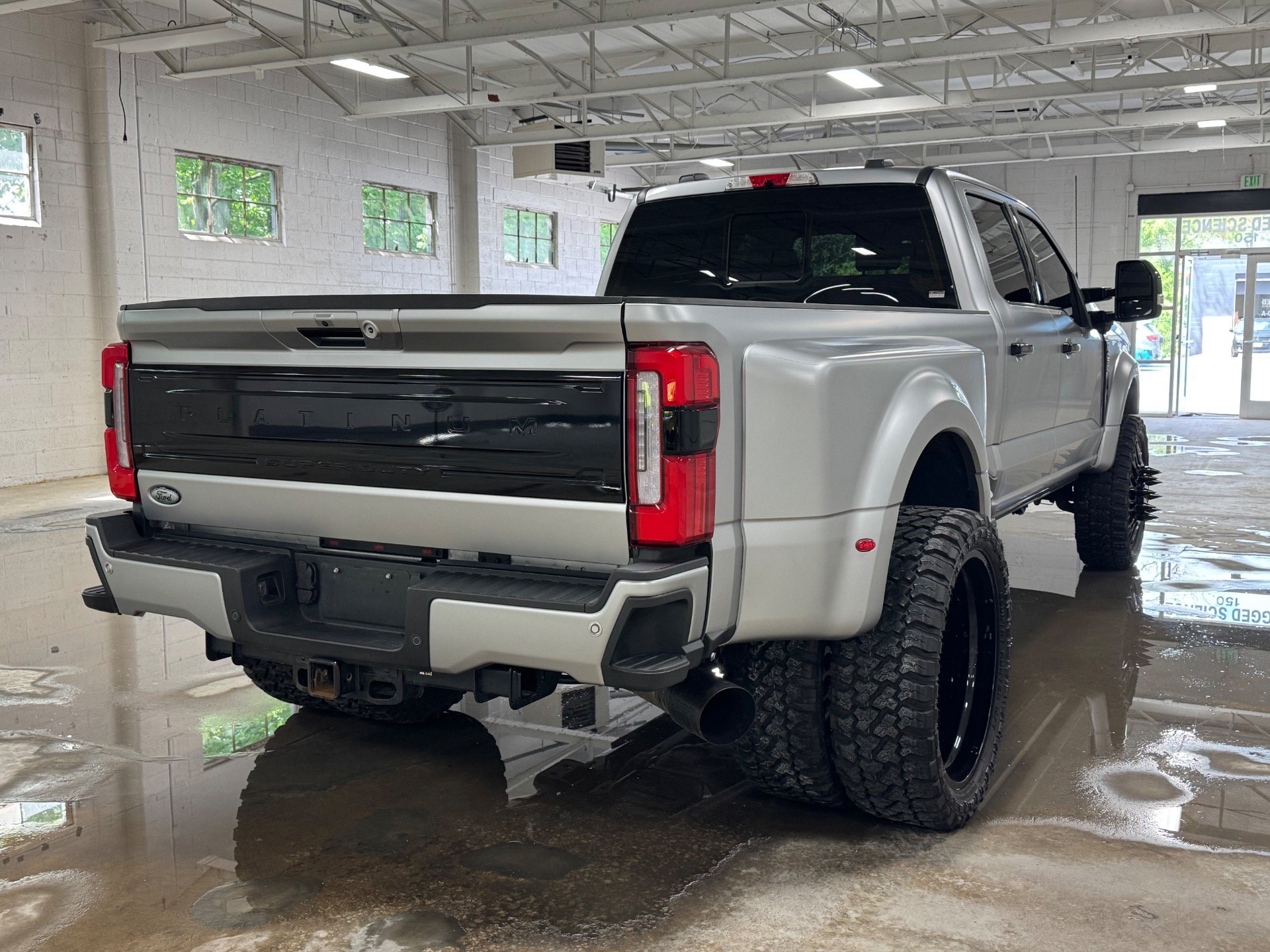 Used 2024 Ford F450 Platinum w/ Camper Package AWD/4WD image 28