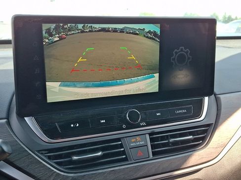 Certified 2023 Nissan Altima 2.5 SV w/ SV Premium Package AWD/4WD image 19