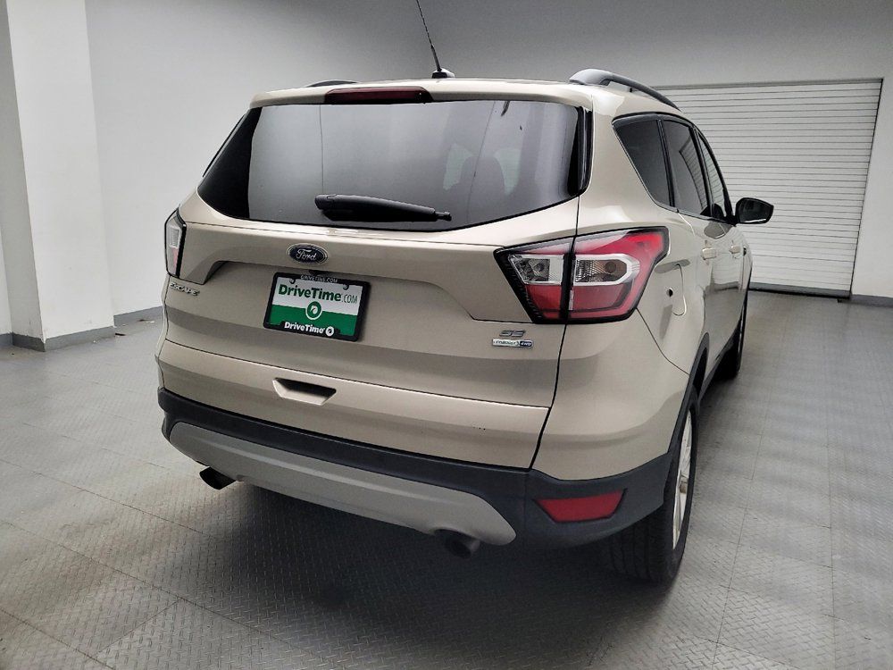 Used 2017 Ford Escape SE w/ Equipment Group 201A AWD/4WD image 7
