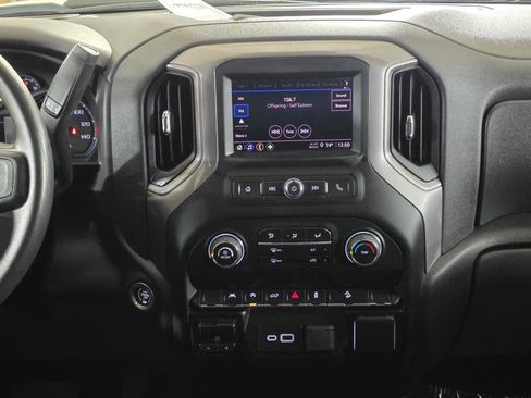 Used 2023 Chevrolet Silverado 1500 Custom Trail Boss AWD/4WD image 27