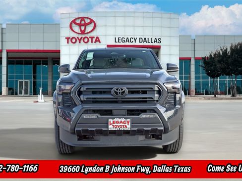 Used 2025 Toyota Tacoma SR5 AWD/4WD image 5