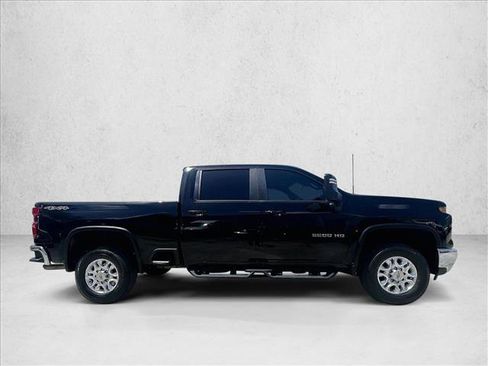Used 2024 Chevrolet Silverado 2500 LT w/ Convenience Package AWD/4WD image 5