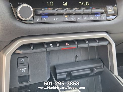 Used 2023 Toyota Tundra Limited AWD/4WD image 21