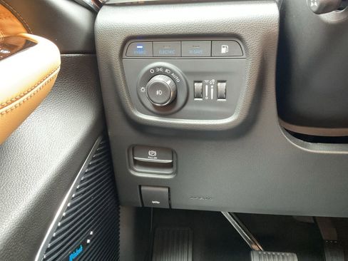 Used 2024 Jeep Grand Cherokee Summit w/ Advanced Protech Group IV image 21