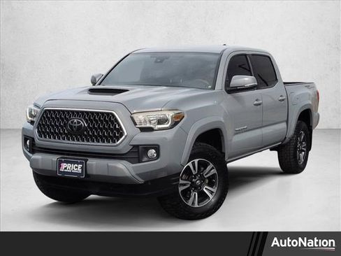 Used 2018 Toyota Tacoma TRD Sport image 1