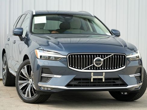 Used 2023 Volvo XC60 B5 Plus w/ Climate Package image 4