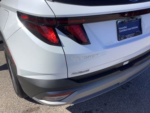 Used 2025 Hyundai Tucson SE image 24