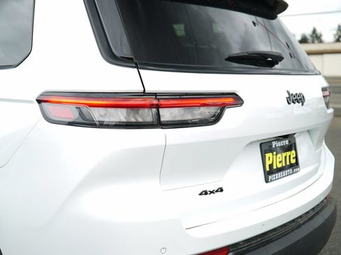 Used 2023 Jeep Grand Cherokee L Laredo AWD/4WD image 26