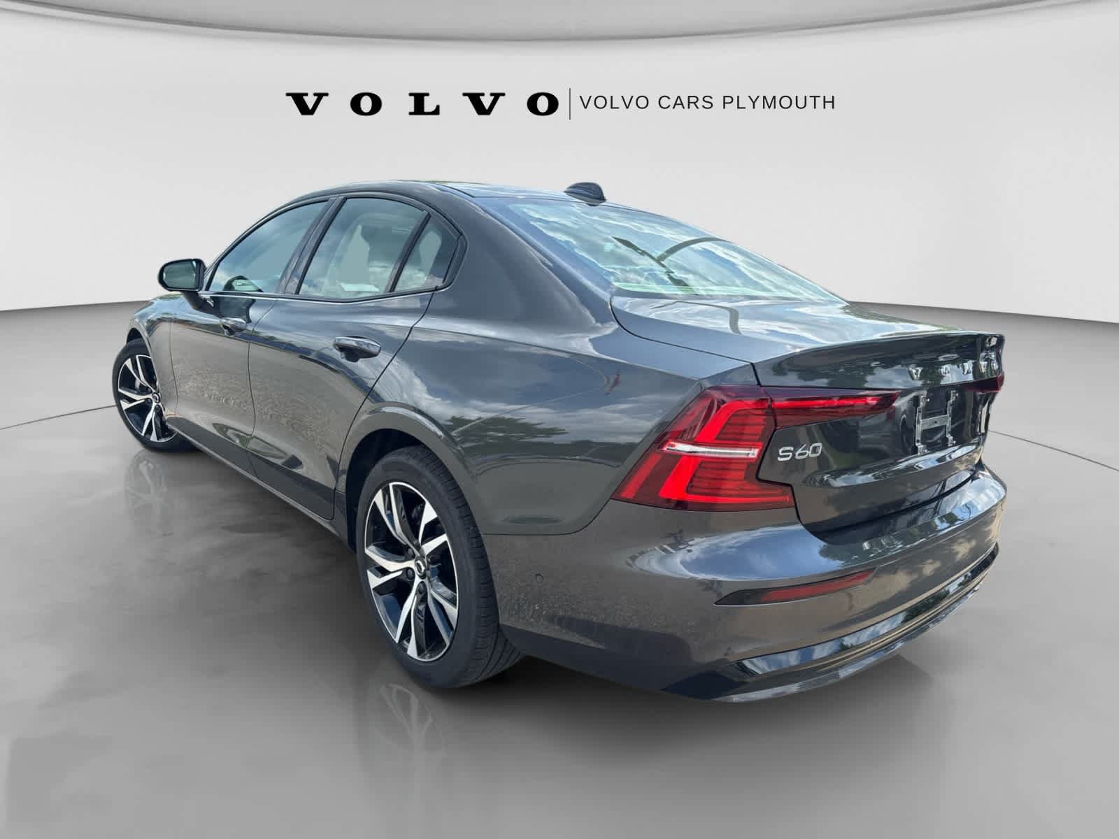 Used 2025 Volvo S60 B5 Plus FWD image 6