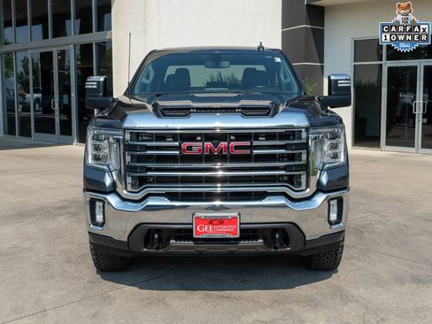 Used 2020 GMC Sierra 2500 SLT w/ X31 Off-Road Package AWD/4WD image 2