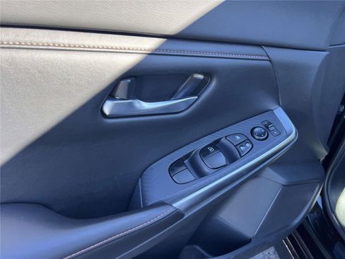 Certified 2023 Nissan Sentra SR w/ Trunk Package image 21