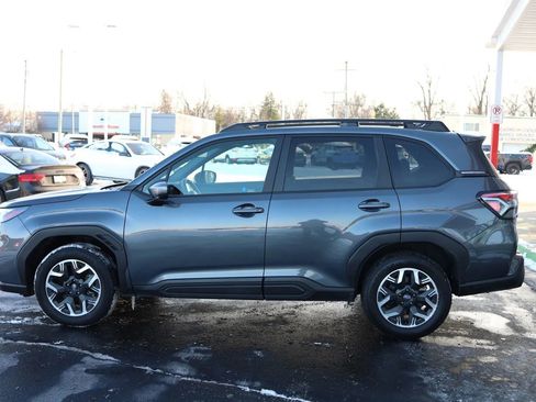 Used 2025 Subaru Forester Premium w/ Convenience Package #1 image 9