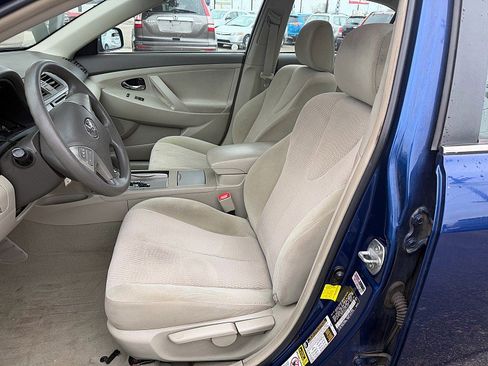Used 2011 Toyota Camry image 8