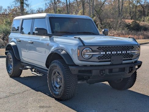 Used 2024 Ford Bronco Badlands image 3