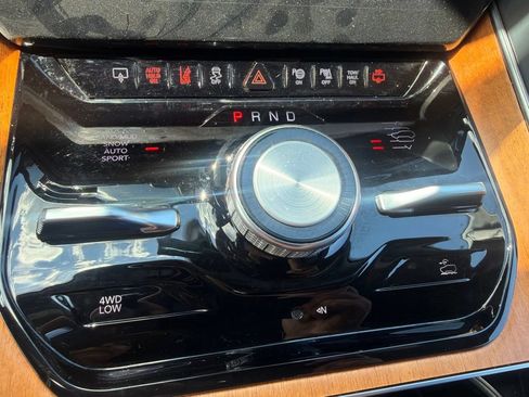 Used 2022 Jeep Grand Wagoneer Series II w/ Convenience Group III AWD/4WD image 20