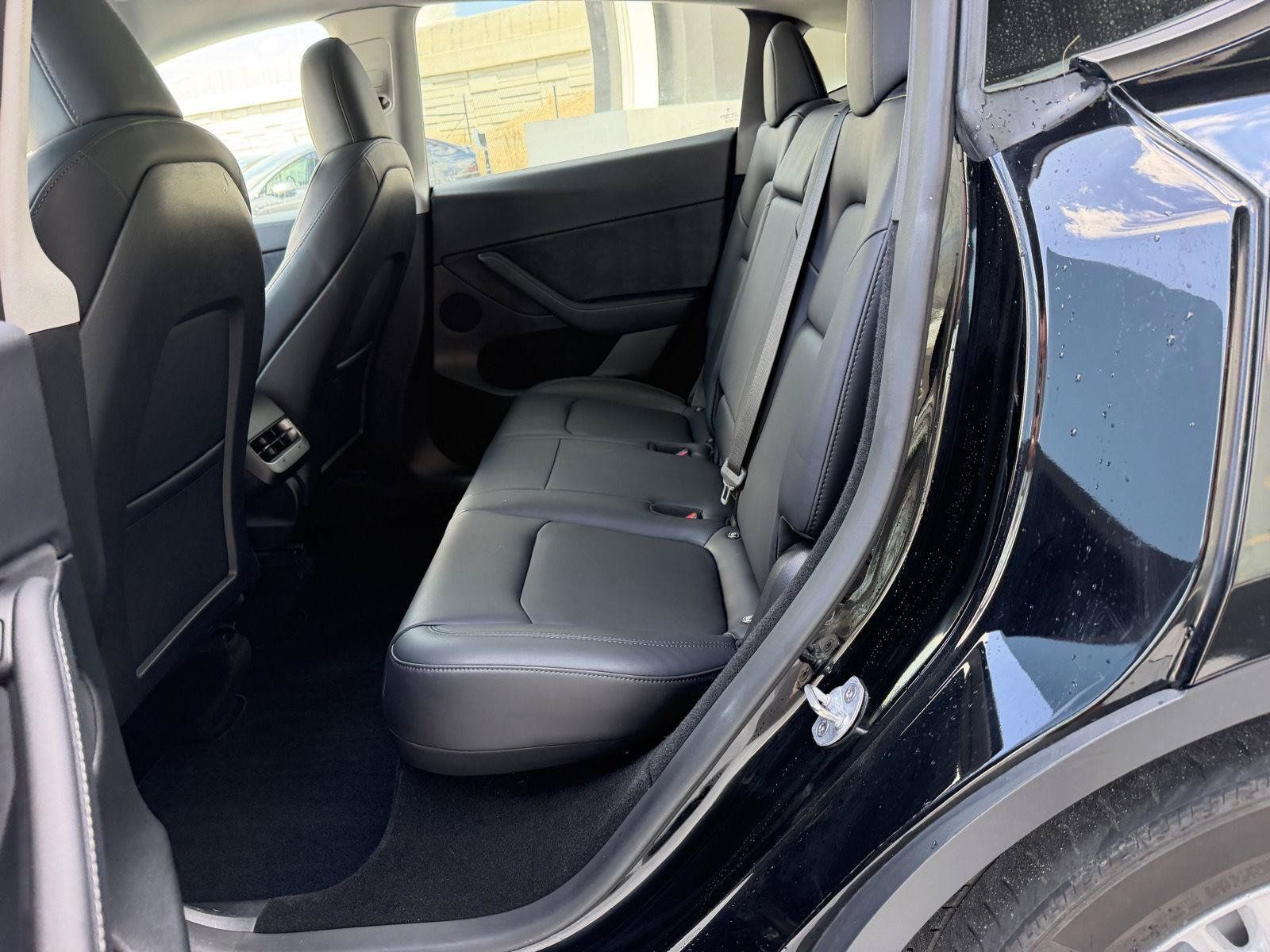 Used 2024 Tesla Model Y 2WD image 15