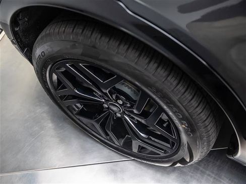 New 2026 Land Rover Discovery Sport Landmark AWD/4WD image 13