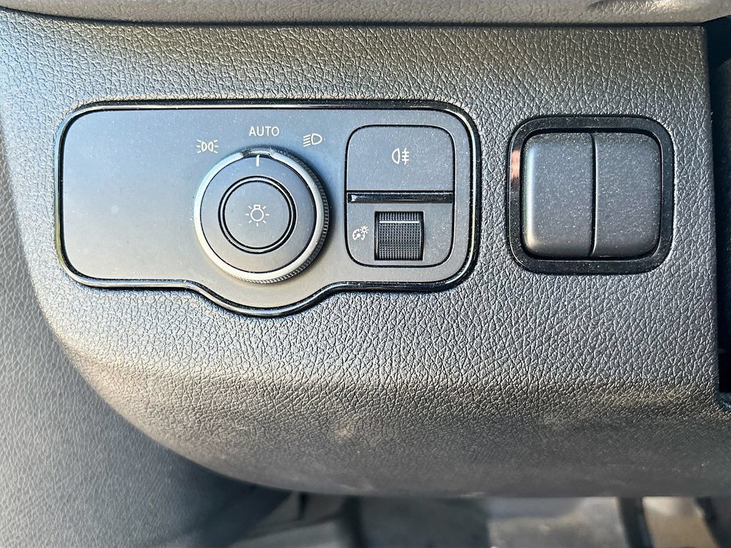 Used 2024 Mercedes-Benz Sprinter 2500 image 31