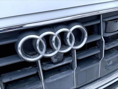 Used 2019 Audi Q8 Prestige image 5