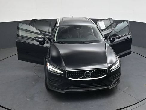 Used 2025 Volvo V60 B5 Cross Country Plus AWD/4WD image 39
