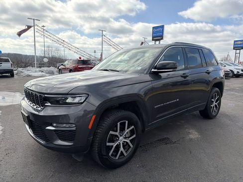 Used 2024 Jeep Grand Cherokee Limited AWD/4WD image 8
