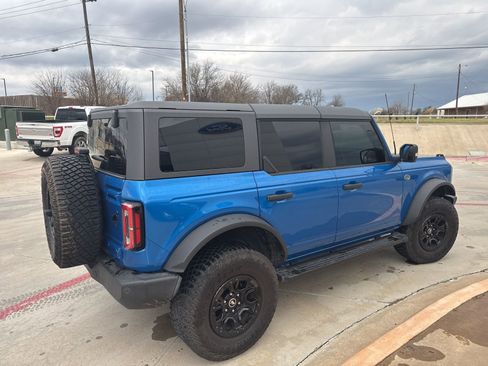 Used 2023 Ford Bronco Wildtrak image 5