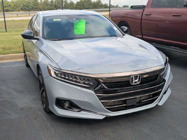 Used 2022 Honda Accord Sport image 2