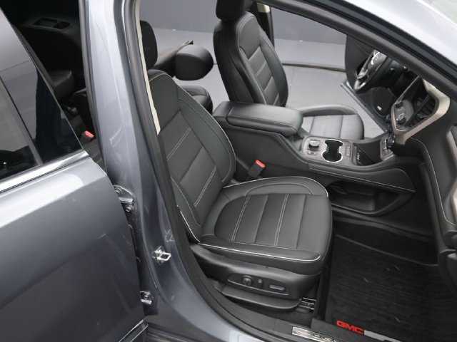 Used 2022 GMC Acadia Denali w/ Denali Ultimate Package AWD/4WD image 20
