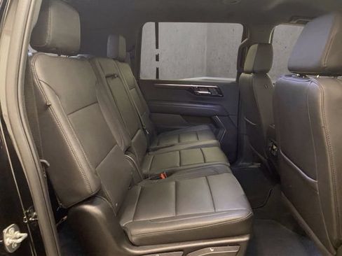 Used 2026 Chevrolet Suburban Z71 AWD/4WD image 23
